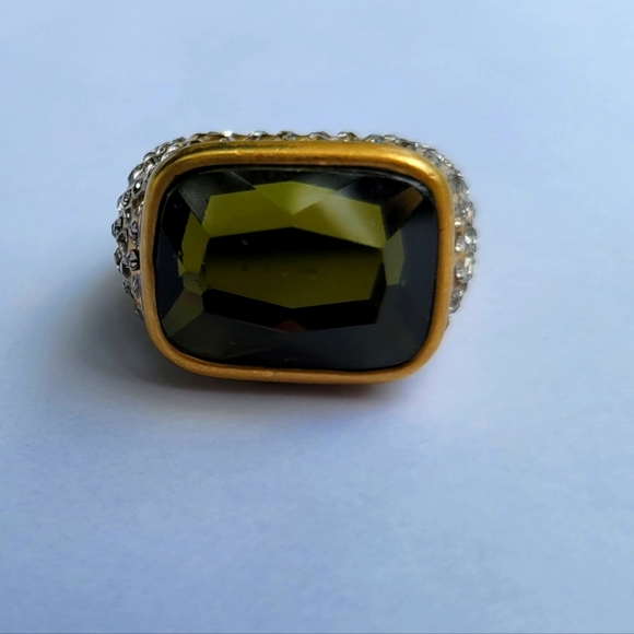 Lia sophia gold ring with green stone surrounded with diamonds - Picture 1 of 4